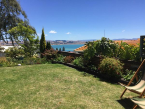 Jacaranda Lodge - Napier Hill Holiday Home